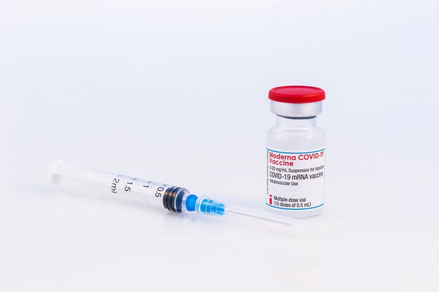 Η Moderna «βλέπει» ανάγκη για ετήσιο εμβολιασμό κατά του κορονοϊού