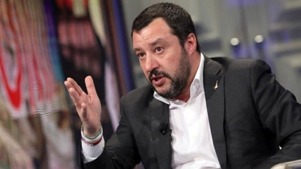 Σαλβίνι: «Τρελός» ο Μακρόν, «όχι στο ενδεχόμενο ευρωπαϊκού στρατού υπό τις διαταγές του»