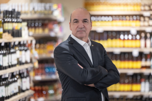 Μασούτης: «Aνοίγεται» σε ακίνητα, τουρισμό, logistics και retail media