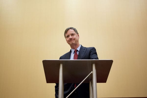 Έβανς (Fed): Δυνατή η μείωση του πληθωρισμού χώρις ύφεση στις ΗΠΑ