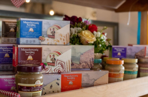 Μακεδονικός χαλβάς: Τα σκαμπανεβάσματα των εκλογών και το σπάσιμο του «φράγματος» των εξαγωγών το 2022