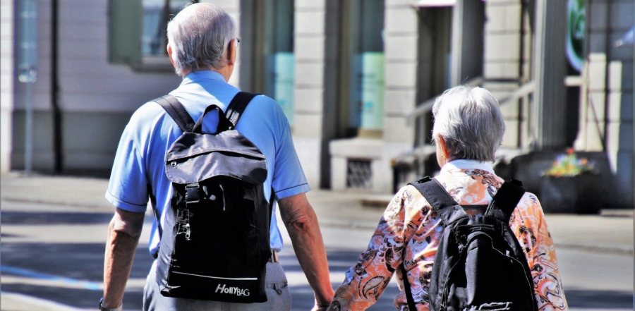 Le Figaro: Η Ελλάδα και η Κύπρος ελκυστικοί προορισμοί για τους Γάλλους συνταξιούχους