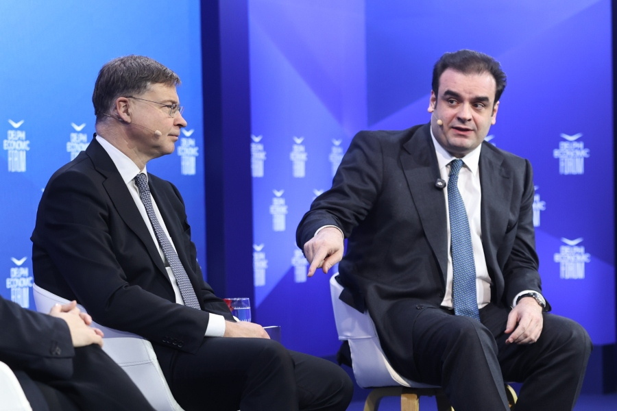 Κ.Πιερρακάκης: Δεν επίκειται νέο πακέτο μέτρων – Ντομπρόβσκις: «Όχι» στη ρήτρα διαφυγής