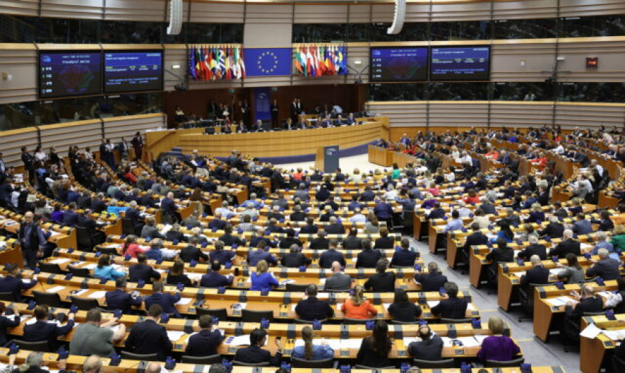 Το Συμβούλιο Υπουργών της ΕΕ υιοθέτησε το σύμφωνο για το μεταναστευτικό και το άσυλο