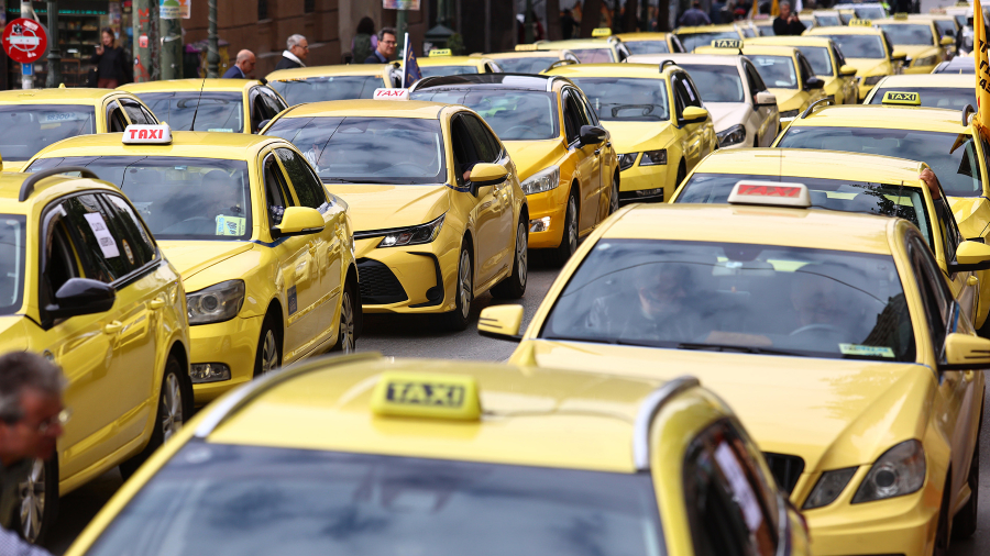 Ταξί: Συνεχίζεται και την Πέμπτη η απεργία στην Αττική