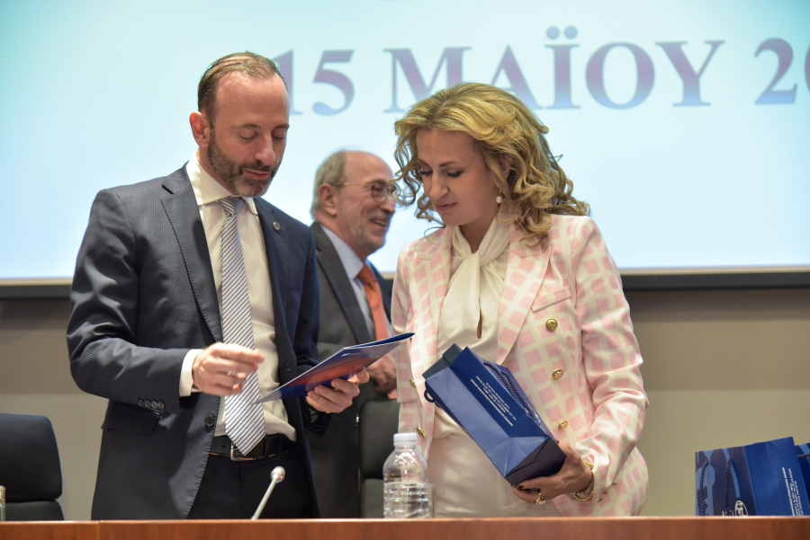 Ο Γρ. Δημητριάδης με την πρόεδρο του ΕΒΕΑ Κουνενάκη Εφραίμογλου