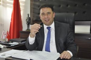Κύπρος: Παραιτήθηκε η κυβέρνηση του ψευδοκράτους υπό τον Ερσάν Σανέρ