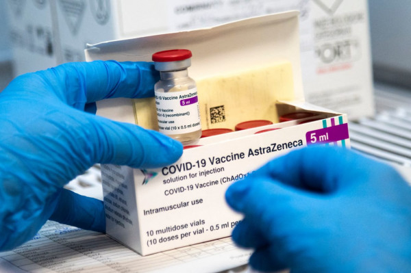 Ιταλία: Η χρήση του εμβολίου AstraZeneca συστήνεται για άτομα άνω των 60 ετών