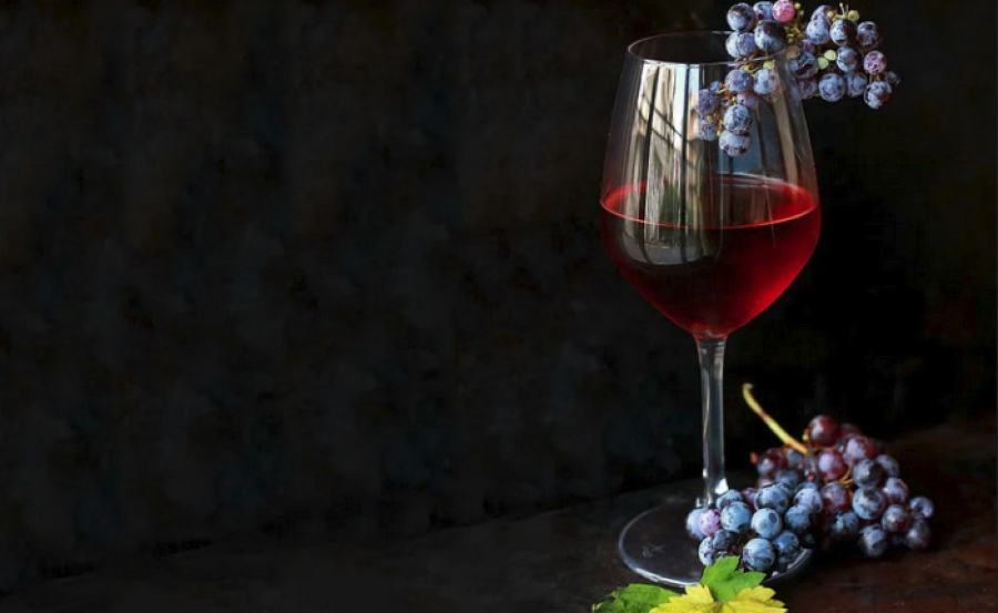 ΥπΑΑΤ: Στα προ πανδημίας επίπεδα τα αποθέματα οίνου