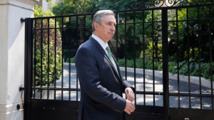 Παραδόθηκε στον πρωθυπουργό η μελέτη για το νέο Εθνικό Σχέδιο για τη Δωρεά και Μεταμόσχευση Οργάνων