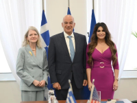 Συνάντηση Δένδια - Χούκερ στο ΥΠΕΘΑ: Στο επίκεντρο η ασφάλεια στη ΝΑ Μεσόγειο και η MDCA