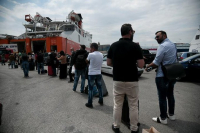 Ακτοπλοΐα: Το λιμενικό αναλαμβάνει τον έλεγχο επιβίβασης μετά την ανυπαρξία ελέγχων