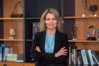 Η Βασιλική Λαζαράκου ορίστηκε μέλος του Δικτύου Γυναικών για το Κλίμα της Ευρωπαϊκής Επενδυτικής Τράπεζας