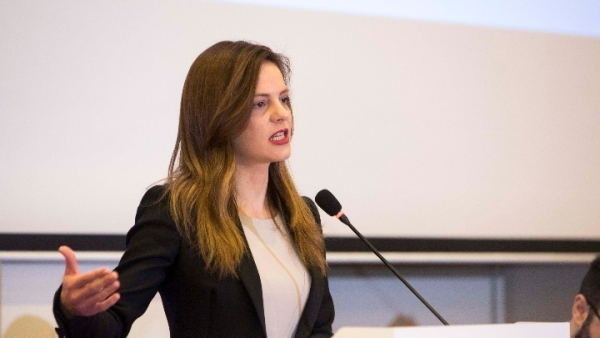 Αχτσιόγλου: “Ο κ. Μητσοτάκης εμφανίστηκε σαν ελέω Θεού μονάρχης”