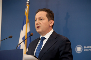 Πέτσας: Τα νέα μέτρα κατά του κορονοϊού θα αφορούν κυρίως τους ανεμβολίαστους (vid)