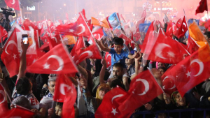 Τουρκία: 9 τραυματίες από πέτρες σε προεκλογική συγκέντρωση της αντιπολίτευσης