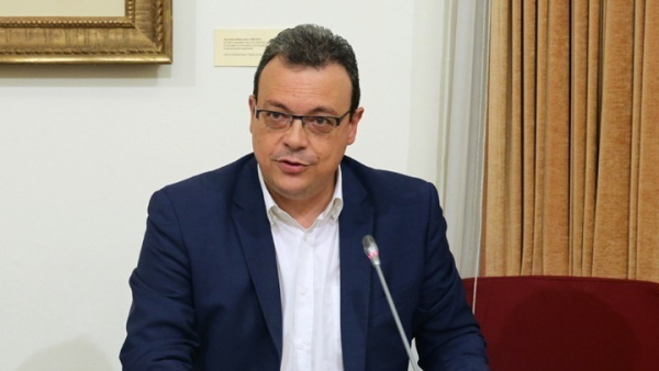 Φάμελλος: Η ανεπάρκεια της κυβέρνησης στη διαχείριση των πυρκαγιών γεννά θλίψη