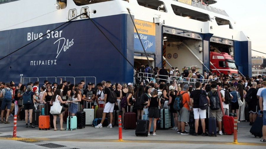Εξόδος εκδρομέων του Δεκαπενταύγουστου από τα λιμάνια - Σε επιφυλακή οι λιμενικές Aρχές