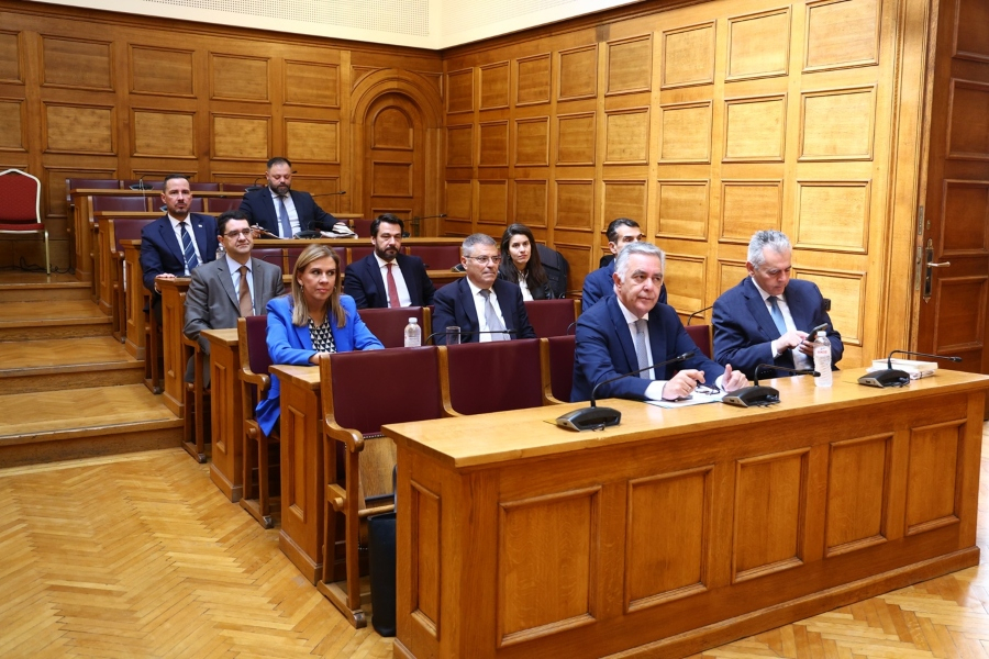 Βουλή: «Ναι» από την Επιτροπή Δεοντολογίας στην άρση βουλευτικής ασυλίας των «11»