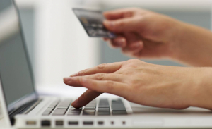 Αύξηση των ηλεκτρονικών συναλλαγών σε ιστορικά επίπεδα - Νέες μορφές απάτης