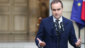 Πολιτική κρίση στη Γαλλία: Παραιτήθηκε ο Λεκορνί, μια ημέρα μετά τον σχηματισμό κυβέρνησης