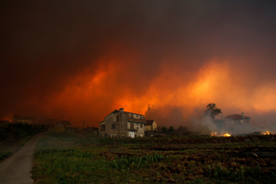 Ισπανία: Κάηκαν χιλιάδες στρέμματα στην Καταλονία