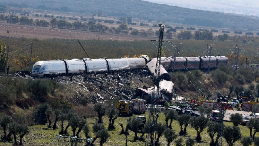 Ισπανία: Τριήμερο εθνικό πένθος, 68 νεκροί και κρίσιμα ερωτήματα για τη σιδηροδρομική τραγωδία