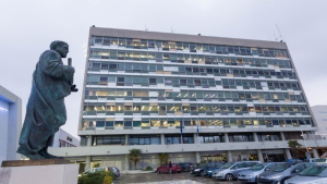 Θεσσαλονίκη: Επέμβαση των ΜΑΤ στη Νομική Σχολή του ΑΠΘ - Απομάκρυνση των καταληψιών