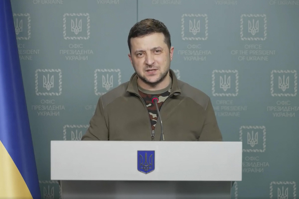 Ζελένσκι: Αν η Ρωσία βομβαρδίσει το προεδρικό μέγαρο του Κιέβου, η Δύση να χτυπήσει το Κρεμλίνο