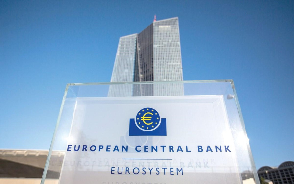 Bloomberg: Οι αυξήσεις επιτοκίων θα συνεχιστούν, ακόμα και με ύφεση
