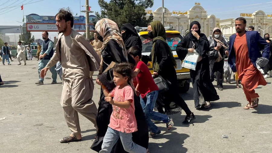 Αφγανιστάν: Αποχώρησε από τη χώρα ο κεντρικός τραπεζίτης, καταρρέει το νόμισμα