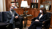 Συνάντηση Σακελλαροπούλου-Μητσοτάκη στο Προεδρικό Μέγαρο