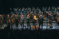 Άξιον Εστί από την Εθνική Λυρική Σκηνή με την υποστήριξη των My market