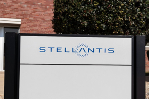 Stellantis και Renault σταμάτησαν σταδιακά την παραγωγή στην Ισπανία