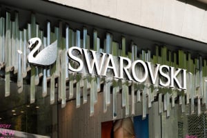 Swarovski: Ο οίκος αναστέλλει τις δραστηριότητές του στη Ρωσία