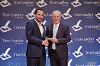 ΧΗΤΟΣ: Βραβεύτηκε ως «True Leader 2024» από την ICAP CRIF