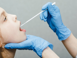 Παγώνη για στρεπτόκοκκο: Σημαντικό να ελεγχθούν τα συμπτώματα τα πρώτα 24ωρα - Τι να προσέξουν οι γονείς