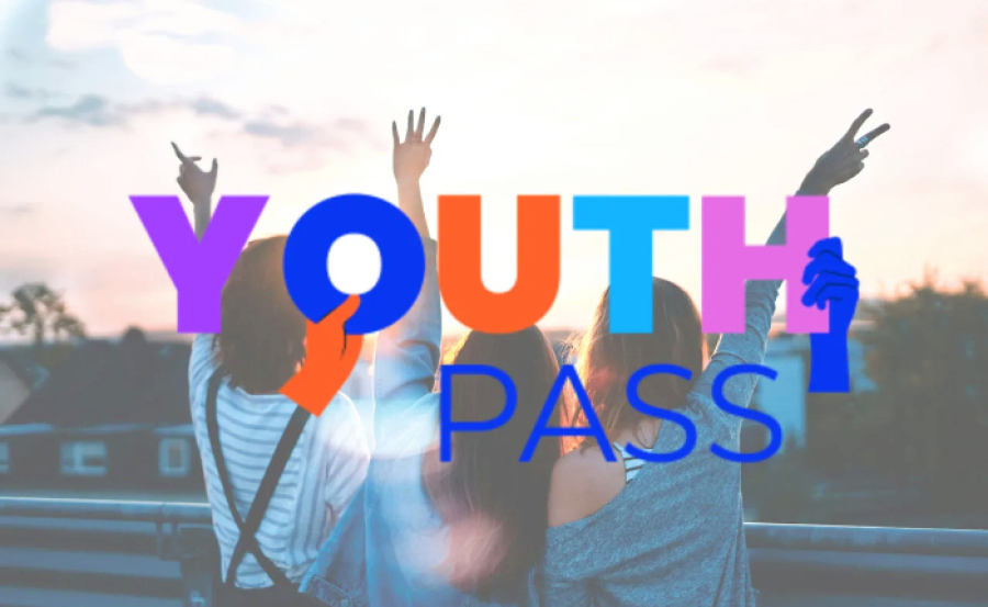 Youth Pass: Δεκάδες χιλιάδες νέοι έχουν κάνει αίτηση για την ψηφιακή χρεωστική κάρτα των 150 ευρώ