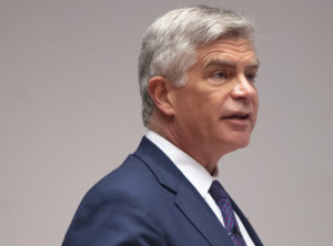 Χάρκερ (Fed): Τα επιτόκια πρέπει να ξεπεράσουν το 3,4%