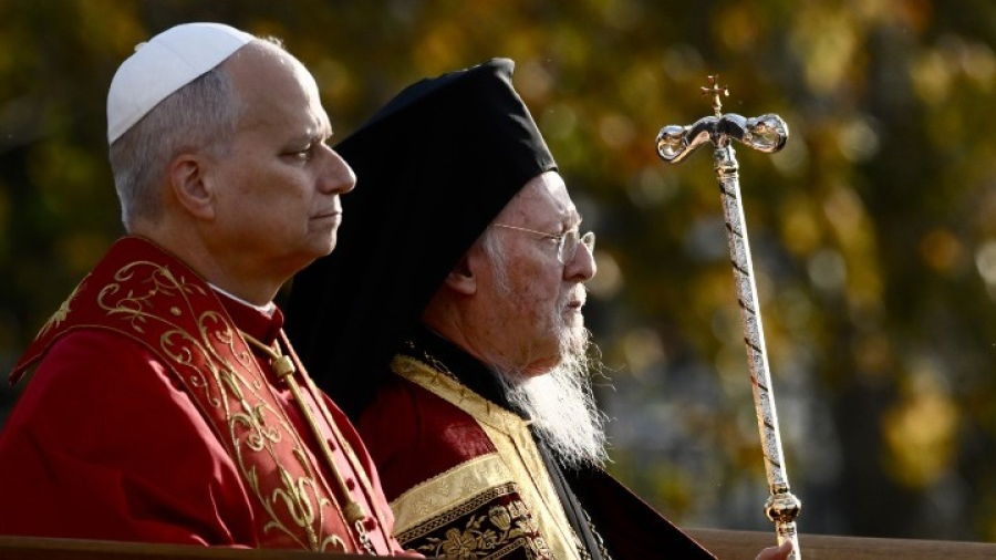 Στο Φανάρι ο Πάπας Λέων ΙΔ’ – Θα υπογράψει κοινή διακήρυξη με τον Οικουμενικό Πατριάρχη