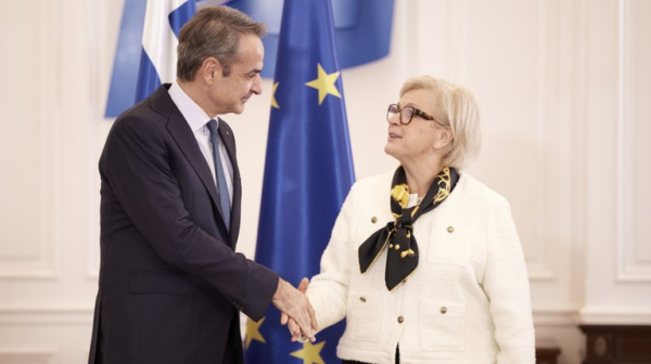 Γαλλία: Εκτενής κάλυψη από γαλλικά ΜΜΕ της επίσκεψης της υπ. Άμυνας, Κ. Βοντρίν, στην Αθήνα
