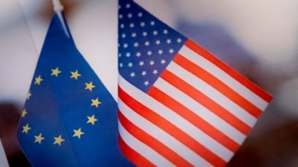 Η ΕΕ καλεί τις ΗΠΑ να τηρήσουν την εμπορική συμφωνία για τους δασμούς
