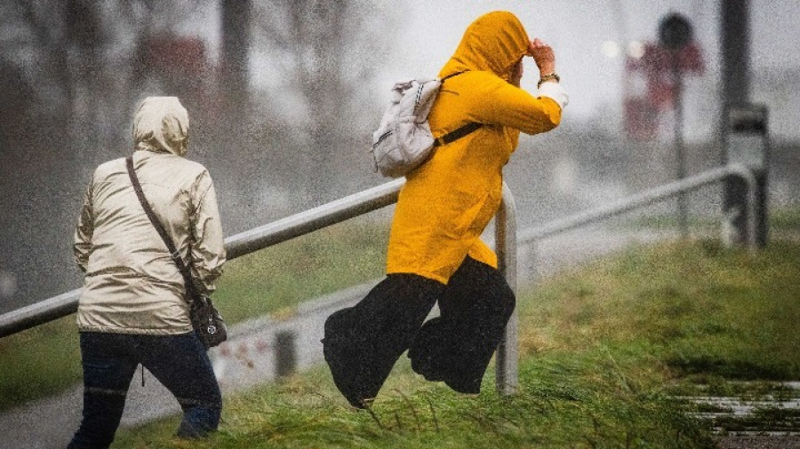 Καταιγίδα Κιαράν: 10 νεκροί και προβλήματα στις μεταφορές στην Ευρώπη