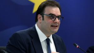 Πιερρακάκης: Η Ελλάδα επιλέγει συνειδητά να μη μετακυλίσει το βάρος του χρέους στο μέλλον