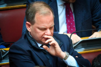 «Προστατεύει η κυβέρνηση τον Καραμανλή»- Συνεχίζονται τα αντιπολιτευτικά πυρά για τα Τέμπη