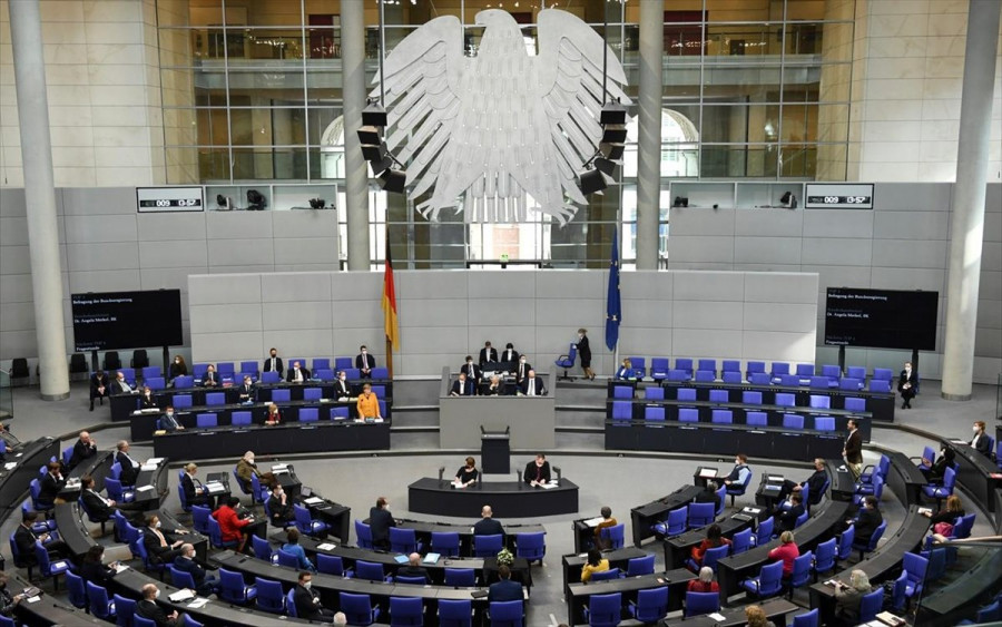 Εγκρίθηκε από την Bundestag το &quot;φρένο έκτακτης ανάγκης&quot; για την πανδημία
