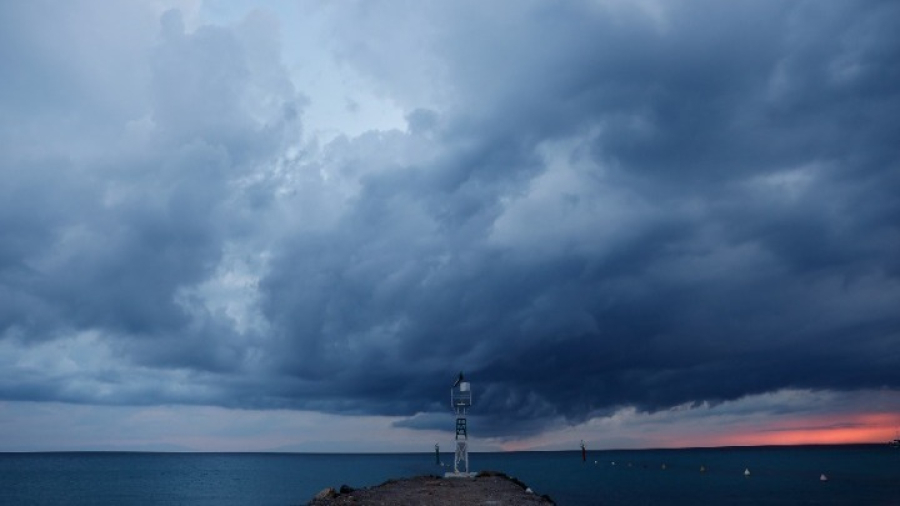 Εν αναμονή της "ψυχρής λίμνης" - Σε ύψιστη εγρήγορση ο μηχανισμός Πολιτικής Προστασίας