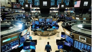 ΗΠΑ: Στο κόκκινο η Wall Street και τα ευρωπαϊκά Χρηματιστήρια λόγω της μείωσης του αμερικανικού ΑΕΠ