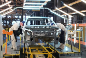 Προς ιστορική απεργία στις τρεις μεγάλες αυτοκινητοβιομηχανίες του Ντιτρόιτ