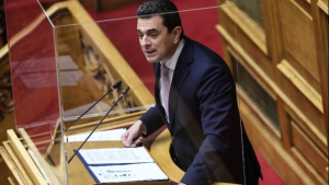 Βουλή - Σκρέκας: Κατέθεσε διπλότυπο είσπραξης προστίμου 1 εκατ. ευρώ